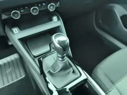 Photo 23 Citroën C4  PureTech 100 S&S BVM6 Feel