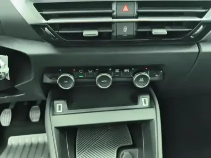 Photo 12 Citroën C4  PureTech 100 S&S BVM6 Feel