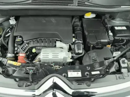 Photo 6 Citroën C3 Aircross  PureTech 130 S&S EAT6 Shine Pack