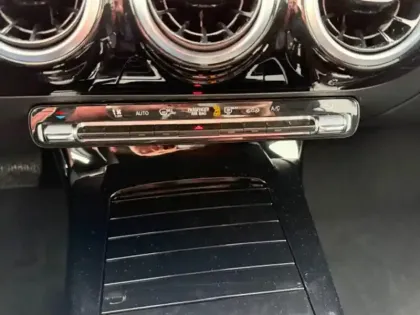 Photo 18 Mercedes Classe A 180 d Progressive Line