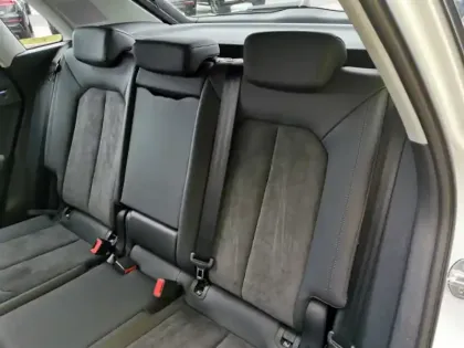 Photo 16 Audi Q3 35 TFSI Design luxe 150 ch S-t