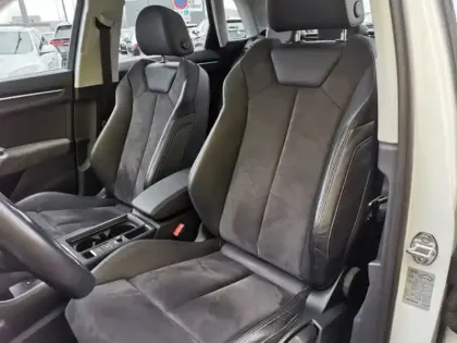 Photo 17 Audi Q3 35 TFSI Design luxe 150 ch S-t