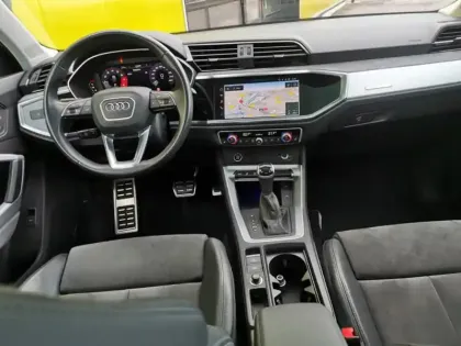 Photo 8 Audi Q3 35 TFSI Design luxe 150 ch S-t