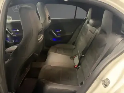 Photo 13 Mercedes Classe A 200 d AMG Line