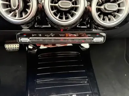 Photo 19 Mercedes Classe A 200 AMG Line