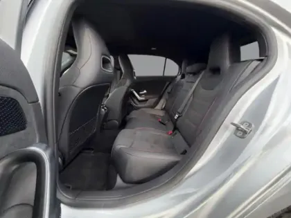 Photo 15 Mercedes Classe A 200 AMG Line