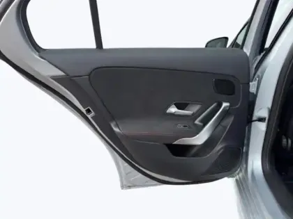 Photo 16 Mercedes Classe A 200 AMG Line