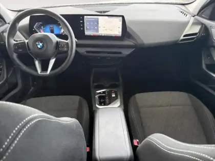 Photo 9 BMW Serie 1 Série 1 116A 122ch M Sport Design DKG7