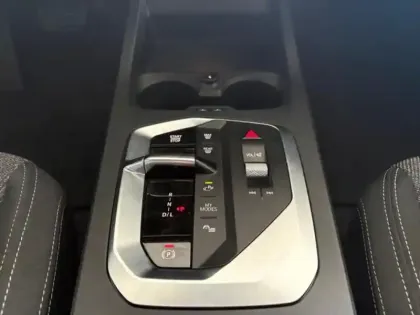 Photo 10 BMW Serie 1 Série 1 116A 122ch M Sport Design DKG7