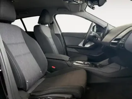 Photo 14 BMW Serie 1 Série 1 116A 122ch M Sport Design DKG7