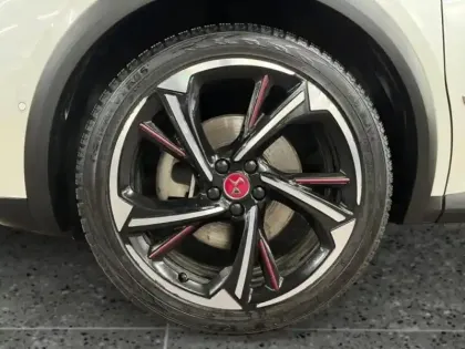 Photo 12 DS Ds 7  Crossback E-TENSE 225ch Performance Line +