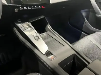 Photo 14 Peugeot 308  SW 1.2 PureTech 130ch S&S Allure Pack EAT8