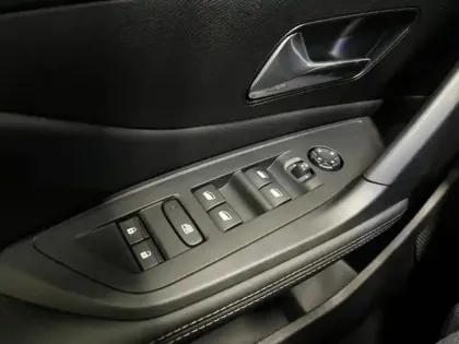 Photo 8 Peugeot 308  SW 1.2 PureTech 130ch S&S Allure Pack EAT8