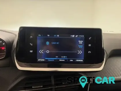 Photo 14 Peugeot 2008  1.2 PureTech 100ch S&S Style