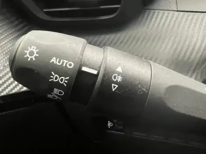 Photo 14 Peugeot 2008  1.2 PureTech 100ch S&S Allure