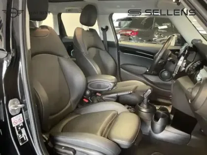 Photo 8 Mini Mini  5 Portes Cooper 136ch Edition Premium Plus BVA7