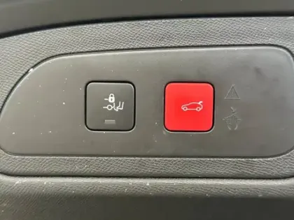 Photo 8 DS DS 7  Crossback E-TENSE 4x4 300ch Rivoli