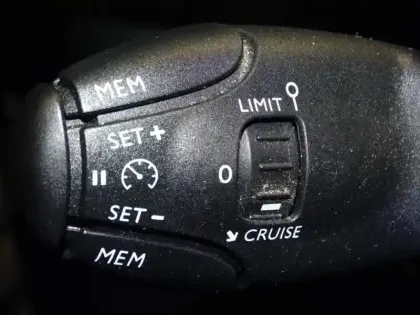 Photo 13 Peugeot 2008  1.2 PureTech 100ch S&S Allure