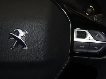 Photo 12 Peugeot 2008  1.2 PureTech 100ch S&S Allure