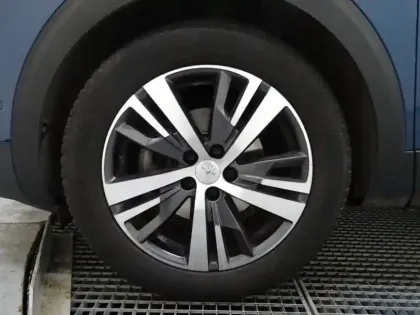 Photo 8 Peugeot 3008  1.2 PureTech 130ch S&S Allure Pack EAT8