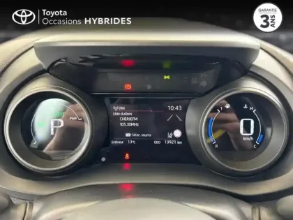 Photo 13 Toyota Yaris  116h Design 5p MC24
