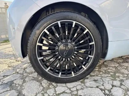 Photo 13 Fiat 500  e 118ch La Prima