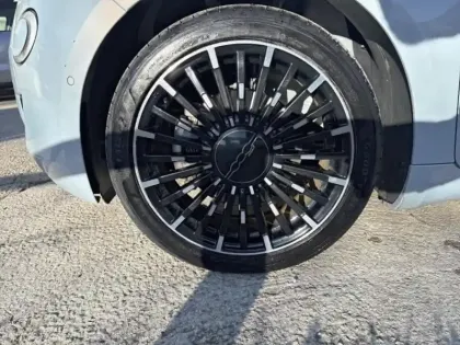 Photo 11 Fiat 500  e 118ch La Prima