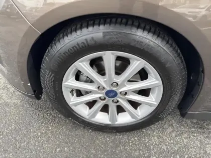 Photo 8 Ford C-Max  1.0 EcoBoost 125ch Stop&Start Titanium Euro6.2