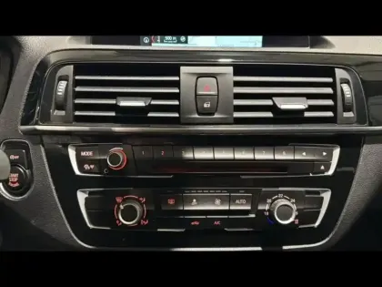 Photo 12 BMW Serie 1 Série 1 116d 116ch Business Design 5p