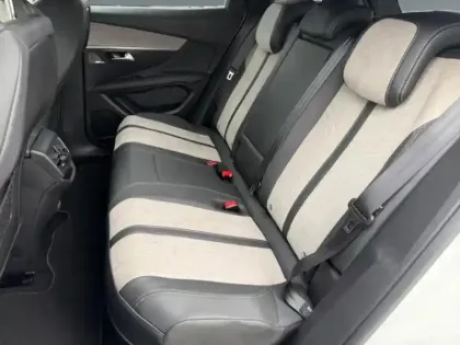 Photo 27 Peugeot 3008  HYBRID 225ch GT Line e-EAT8 10cv