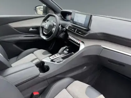 Photo 29 Peugeot 3008  HYBRID 225ch GT Line e-EAT8 10cv