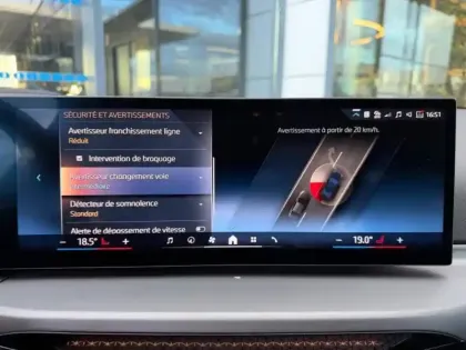 Photo 11 BMW Serie 3 Série 3 320iA xDrive 184ch M Sport