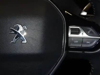 Photo 12 Peugeot 3008  1.2 PureTech 130ch S&S Active Pack