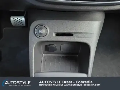 Photo 10 Renault Captur  1.3 TCe 150ch FAP Intens EDC