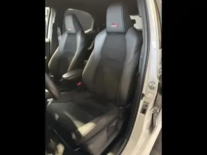 Photo 14 Toyota Yaris  116h GR Sport 5p MY22