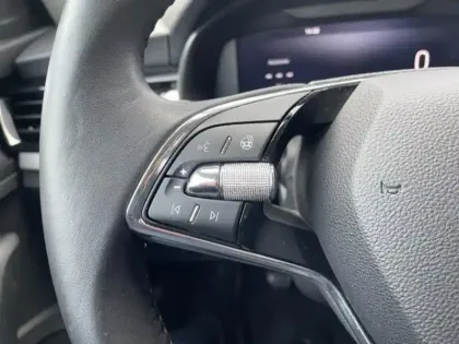 Photo 13 Skoda Kamiq  1.0 TSI Evo 110ch Ambition