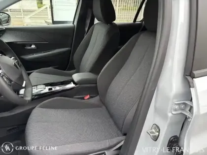 Photo 8 Peugeot 208  1.2 Hybrid 110ch Business e-DCS6