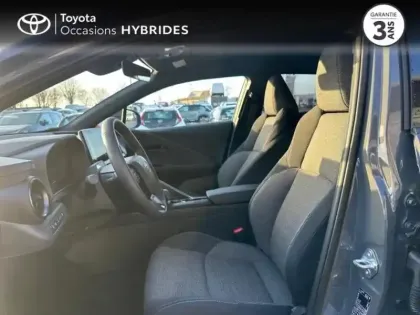 Photo 10 Toyota C-HR  2.0 Hybride Rechargeable 225ch Graphic MY26