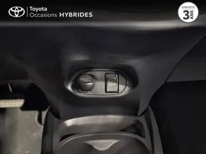 Photo 8 Toyota Yaris  100h Dynamic 5p RC19