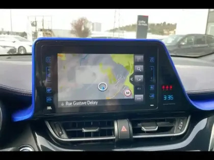 Photo 13 Toyota C-HR  122h Distinctive 2WD E-CVT RC18