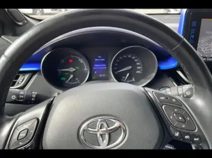 Photo 14 Toyota C-HR  122h Distinctive 2WD E-CVT RC18