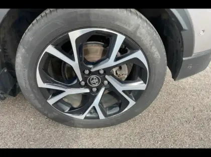 Photo 12 Toyota C-HR  122h Distinctive 2WD E-CVT RC18