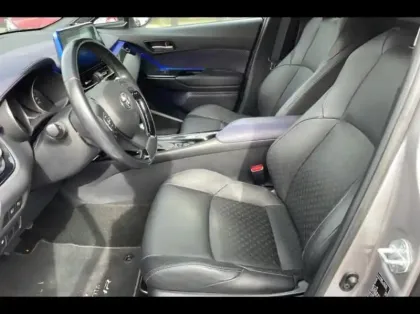 Photo 9 Toyota C-HR  122h Distinctive 2WD E-CVT RC18