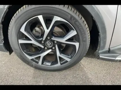 Photo 11 Toyota C-HR  122h Distinctive 2WD E-CVT RC18