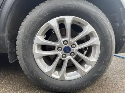 Photo 8 Ford Kuga  2.5 Duratec 190 ch FHEV E85 Titanium BVA