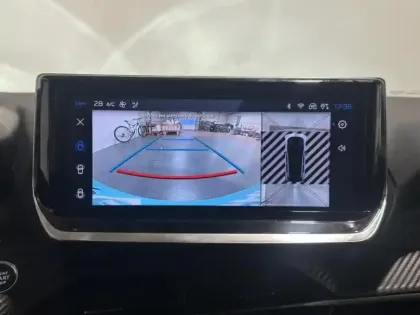 Photo 11 Peugeot 208  1.2 Hybrid 100ch Allure e-DCS6