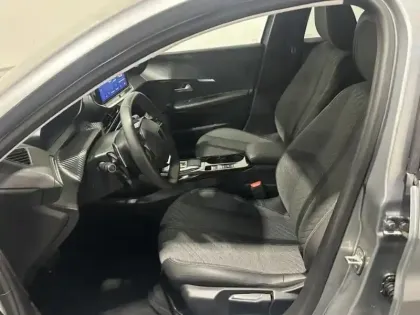 Photo 8 Peugeot 208  1.2 Hybrid 100ch Allure e-DCS6