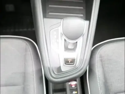 Photo 12 Renault Captur  1.6 E-Tech hybride 145ch Techno