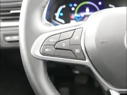 Photo 14 Renault Captur  1.6 E-Tech hybride 145ch Techno