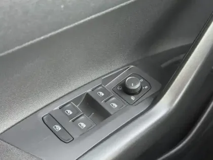 Photo 5 Volkswagen Taigo  1.5 TSI 150ch R-Line DSG7